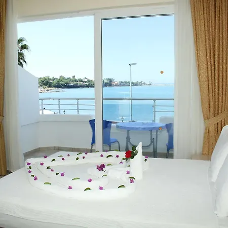 Club Hotel